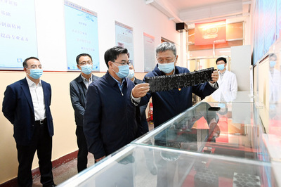 尊師重教，厚植創新沃土——胡昌升哈爾濱看望慰問高校教師并調研自然科學研發工作